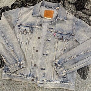Levi’s premium trucker jacket